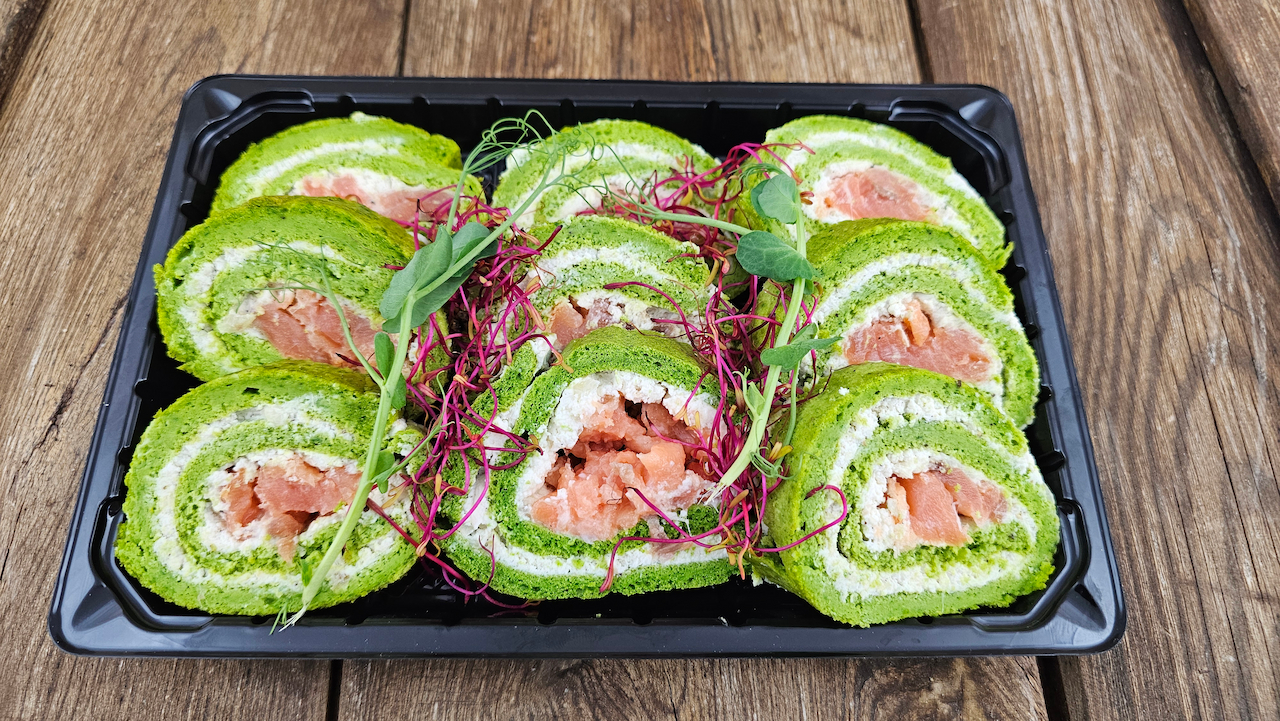 20260307_122214 Rolada szpinakowa z łososiem (9szt)