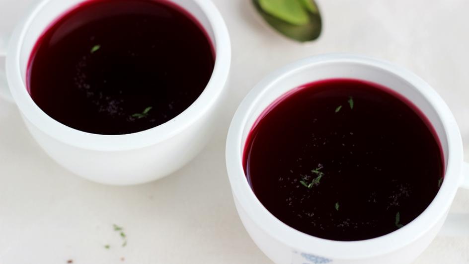 Czysty barszcz na zakwasie (porcja 0,9l)