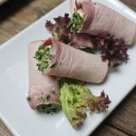 Ruloniki z szynki z sałatką jarzynową (8szt)