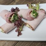 Ruloniki z szynki z sałatką jarzynową (8szt)