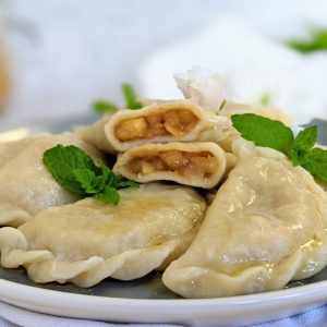 Pierogi z prażonymi jabłkami (10szt)