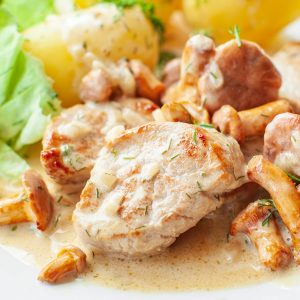 Polędwiczka wieprzowa w sosie kurkowym (2szt./160g)